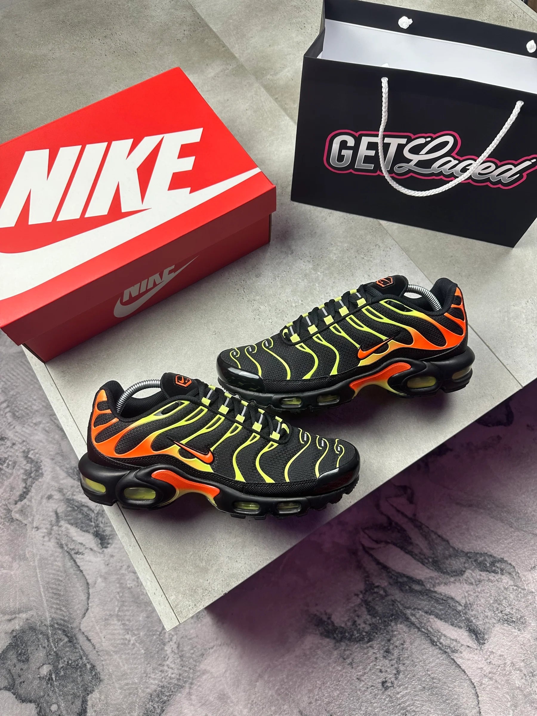 Nike Air Max Plus TN - Hyper Crimson Lime Lights