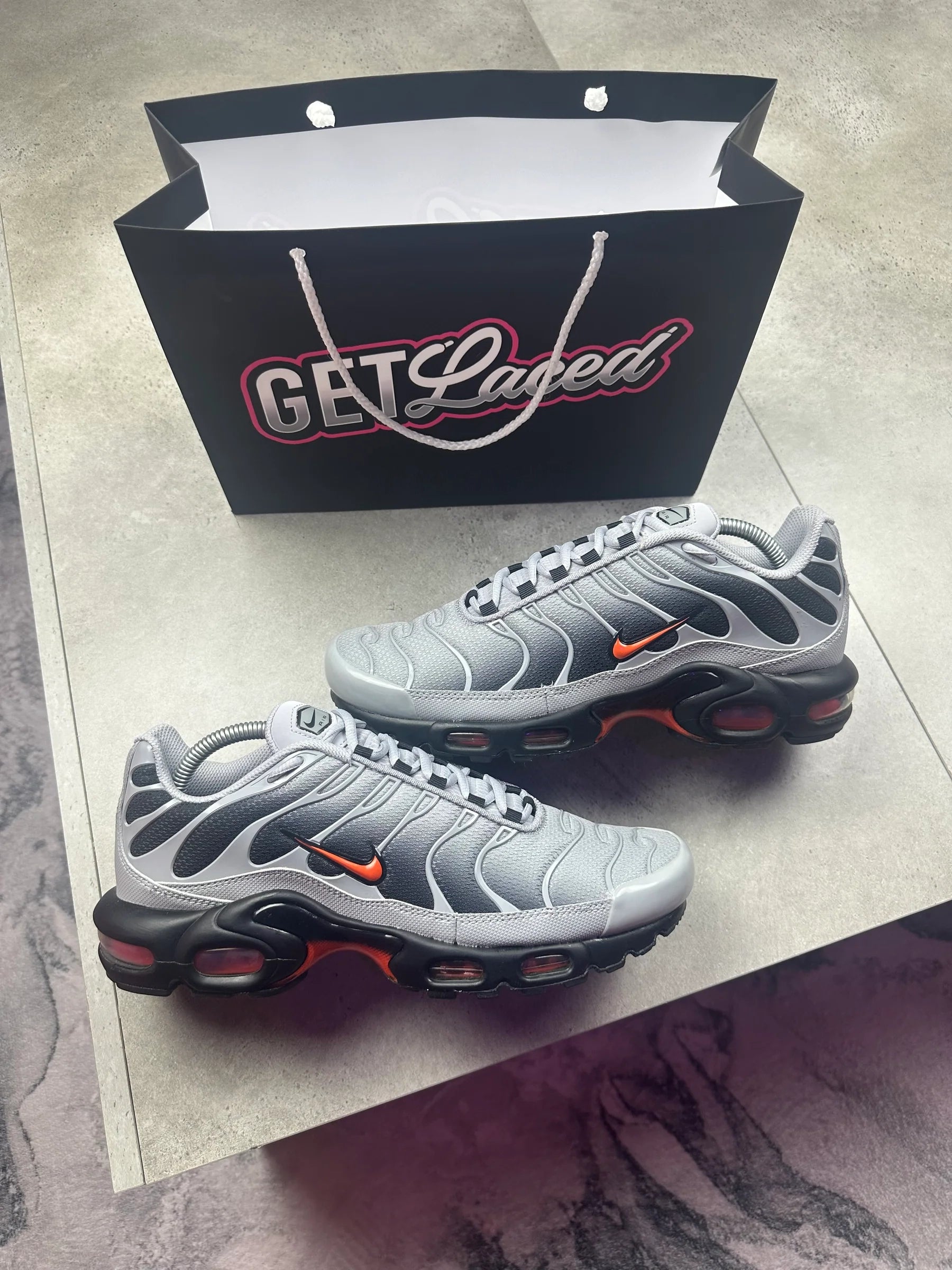 Nike Air Max Plus TN - Wolf Gris Picante
