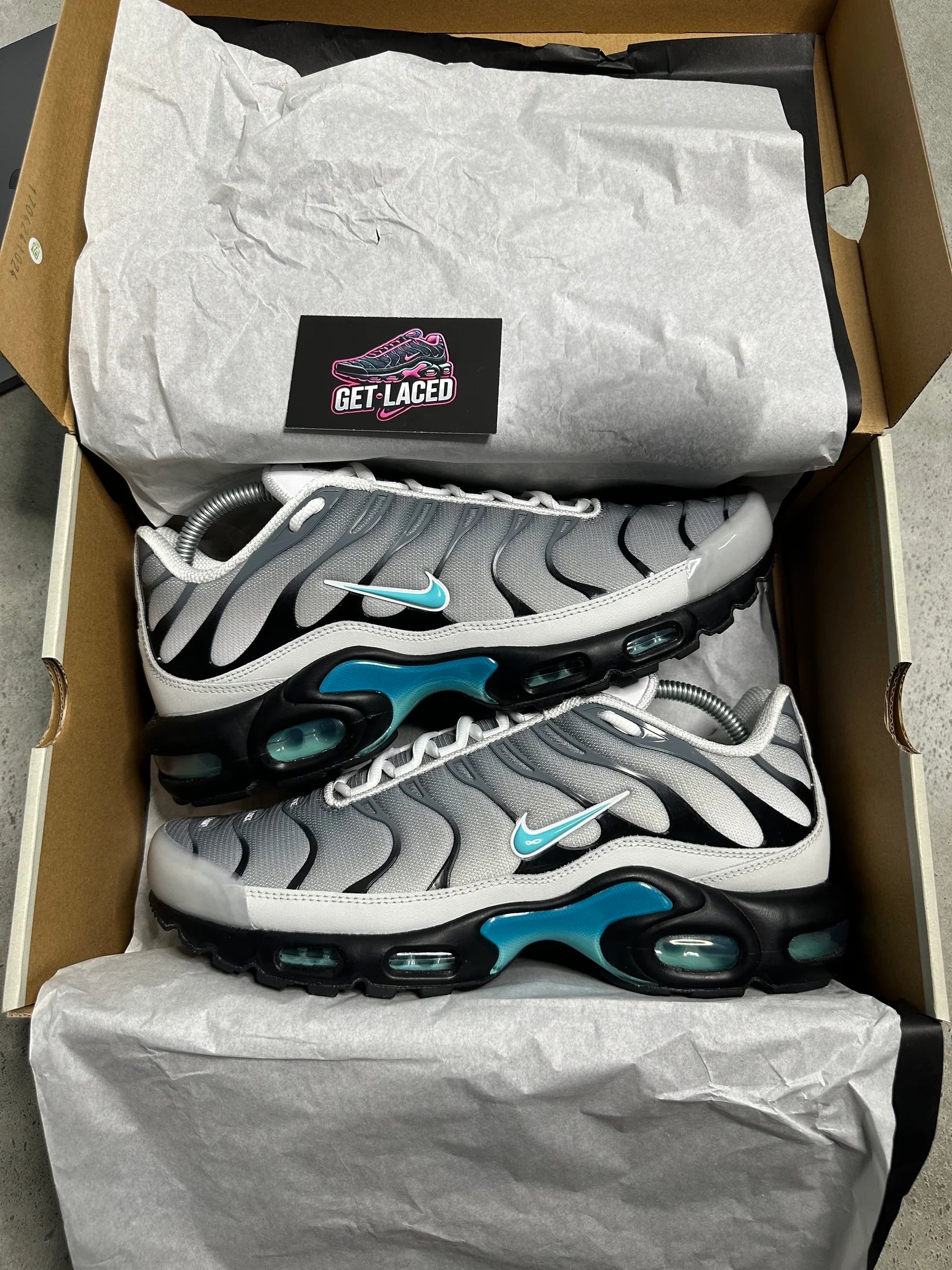Nike Air Max Plus TN x OBD - Argento Grey
