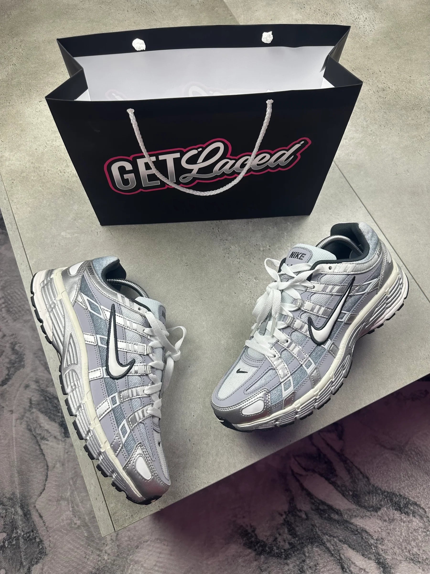 Nike P6000 - Gris loup