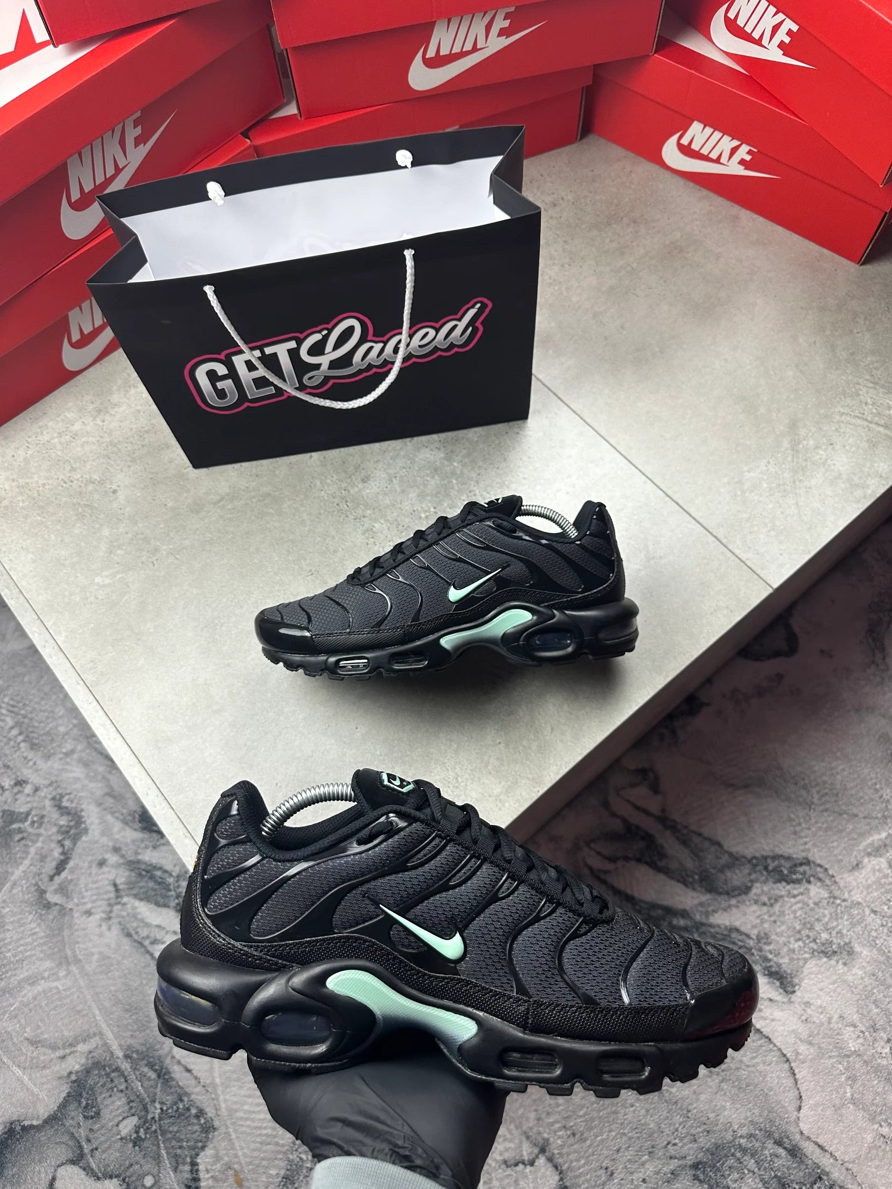 Nike Air Max Plus TN - Black Tiffany