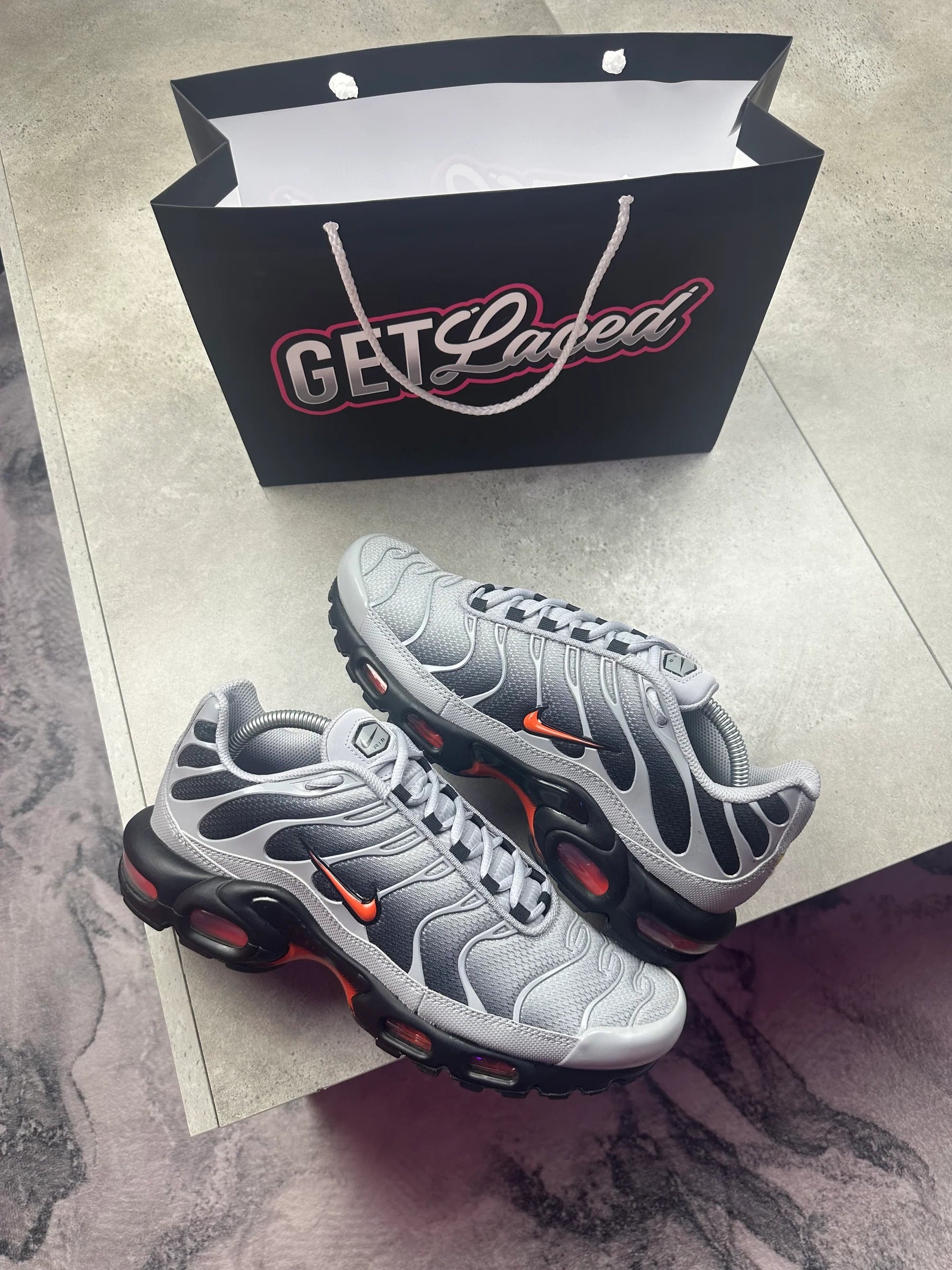 Nike Air Max Plus TN - Wolf Gris Picante