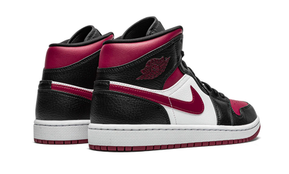 Air Jordan 1 Mid Bred Toe